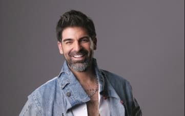 רותם כהן במופע להקה