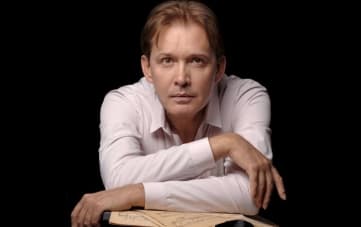 ОЛЕГ ПОГУДИН «Вертинский»